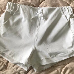 Lululemon Sunsetting white shorts